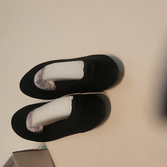 Awhile ballet flats.  Black knit new in box - Picture 4 of 7